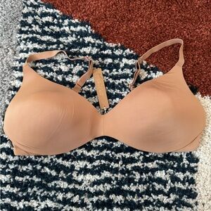 SKIMS Nude Bra Wireless Push-up